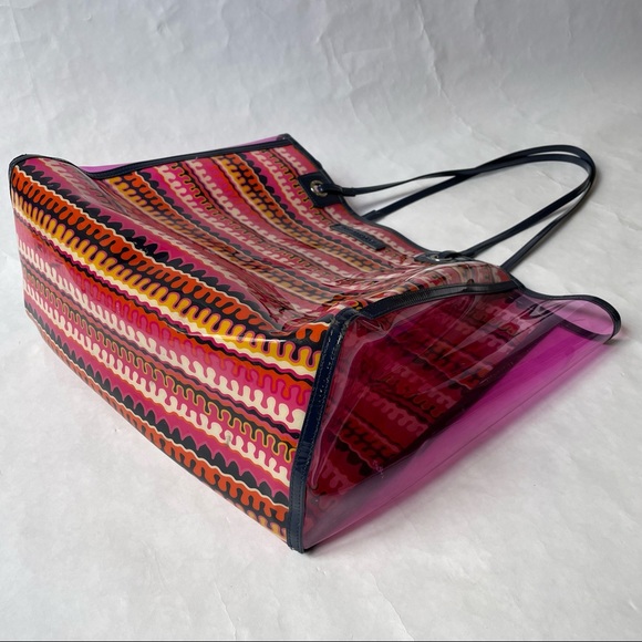 Vera Bradley Beach Tote - Picture 5 of 12